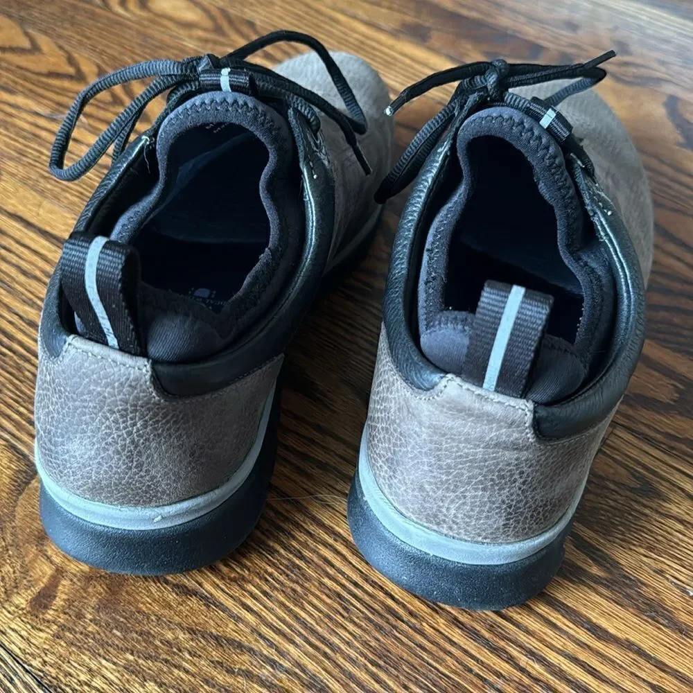 Johnston & Murphy Prentiss U Throat Sneaker Gray Nubuck. Waterproof. Size 11 1/2